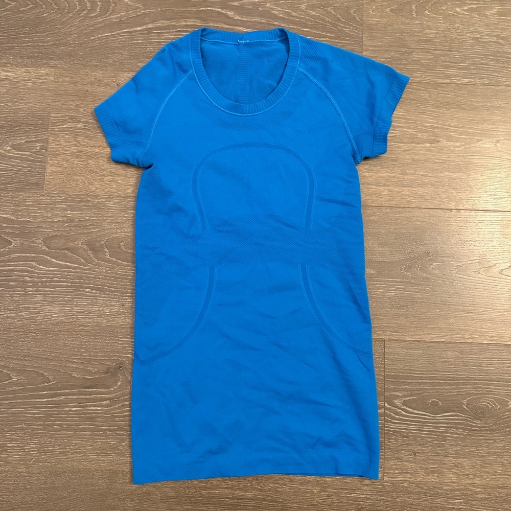 Lululemon Swiftly Tech Royal Blue size 4